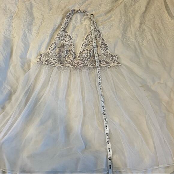 Victoria’s Secret Lace and Tulle Halter Chemise Size M - Picture 5 of 8